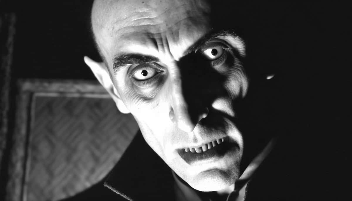 First Vampire movie Nosferatu 1922 screenshot